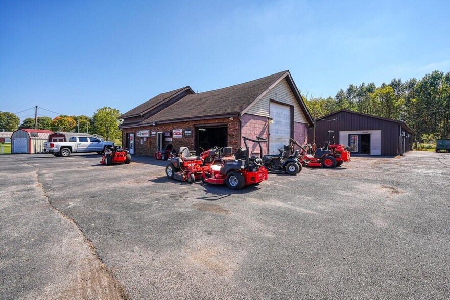 More Photos Of 7271 National Rd SW, Pataskala Freestanding For Sale