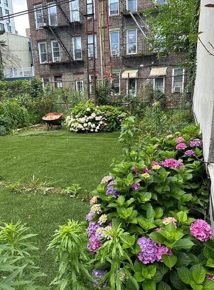 More Photos Of 183 Green St, Brooklyn Apartments For Sale