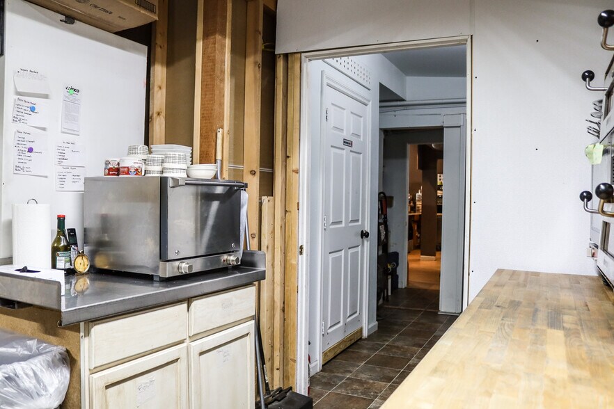 More Photos Of 426 Central Ave, Fairfield Storefront For Sale