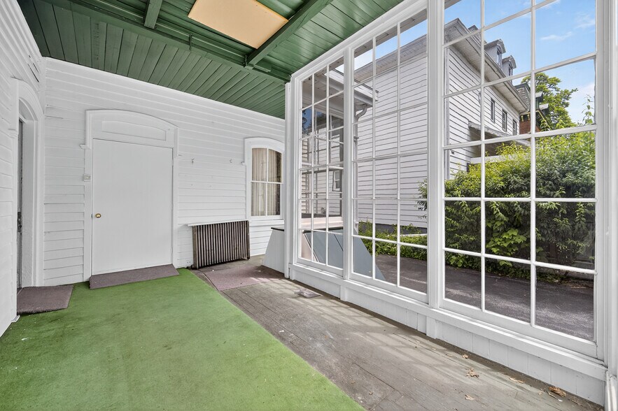 More Photos Of 59 Montgomery St, Poughkeepsie Funeral Home For Sale