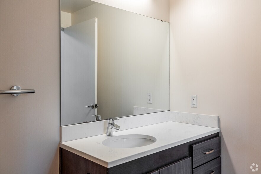 More Photos Of 1115 SW Market St, Portland Apartments For Sale