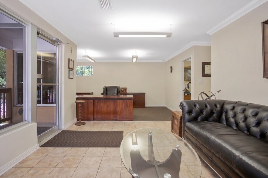 More Photos Of 6900 Fairfield Dr, Pensacola Office For Sale