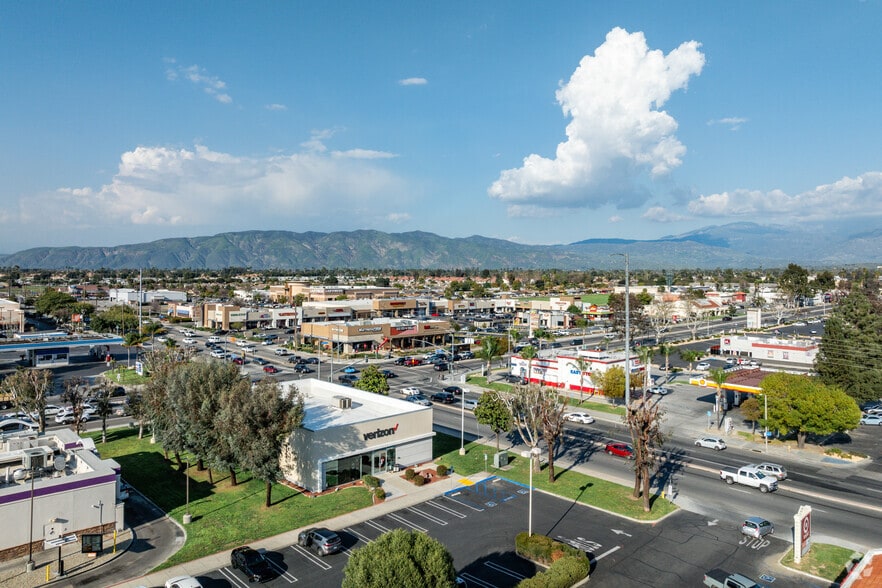 More Photos Of 3301-3491 W Florida Ave, Hemet Unknown For Lease