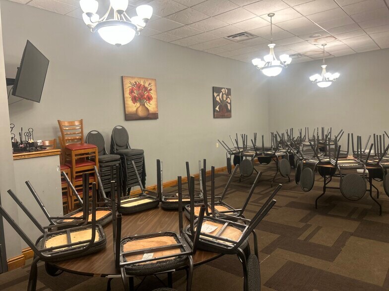 More Photos Of 5781 Seneca St, Elma Restaurant For Lease