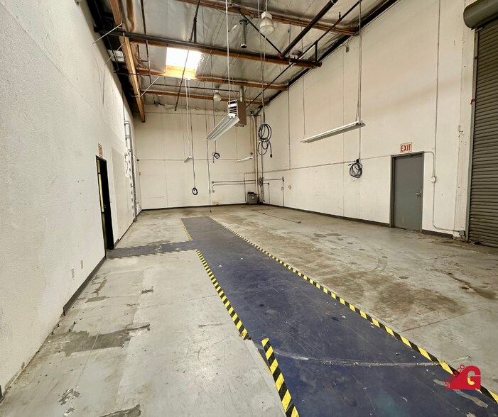 More Photos Of 855 E Easy St, Simi Valley Warehouse For Lease