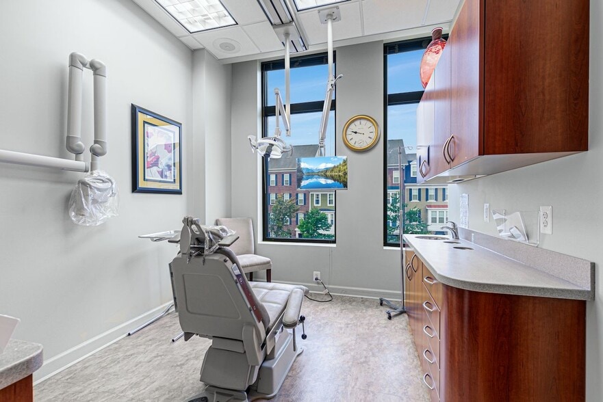 More Photos Of 7625 Maple Lawn Blvd, Fulton Medical For Sale