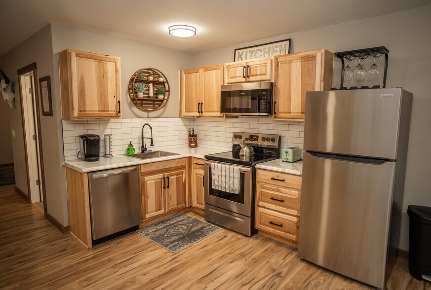 More Photos Of 152 Johnson Ave, Orofino Bar For Lease