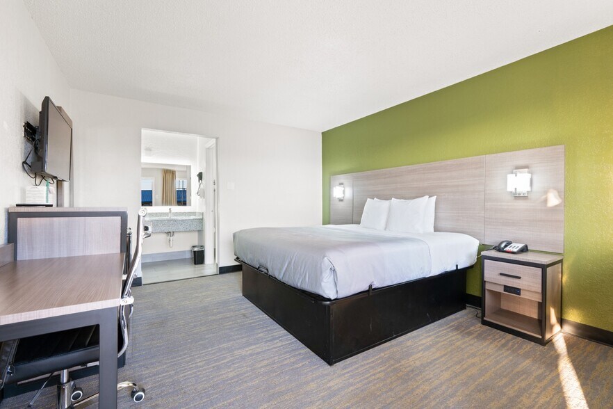 More Photos Of 10159 I-20, Eastland Hotel For Sale