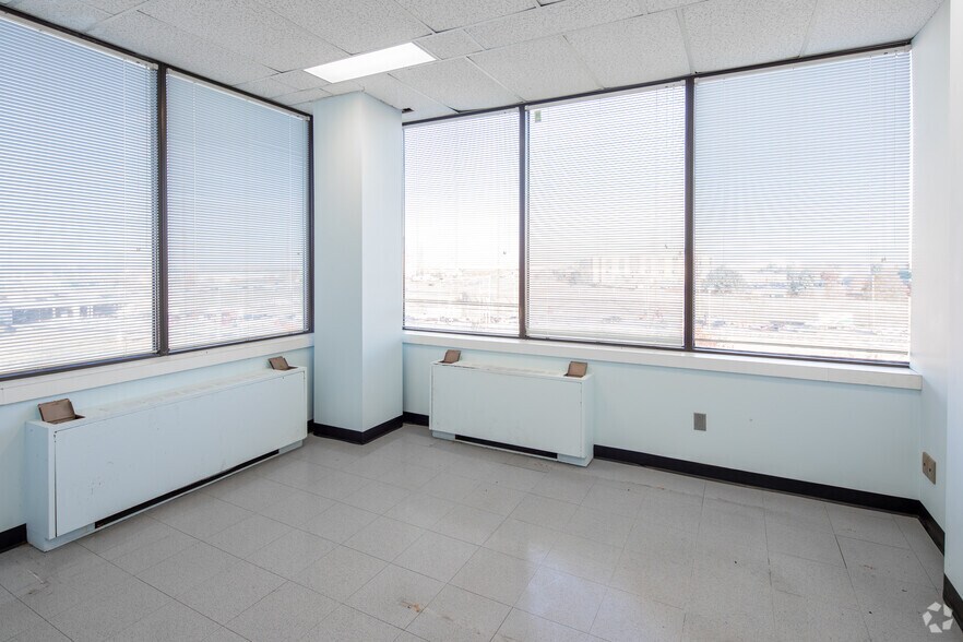 More Photos Of 2115 Finch Av W, Toronto Medical For Lease