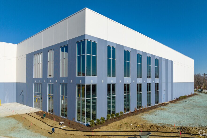 More Photos Of 40 Enterprise Ave, Lawrence Township Distribution For Lease