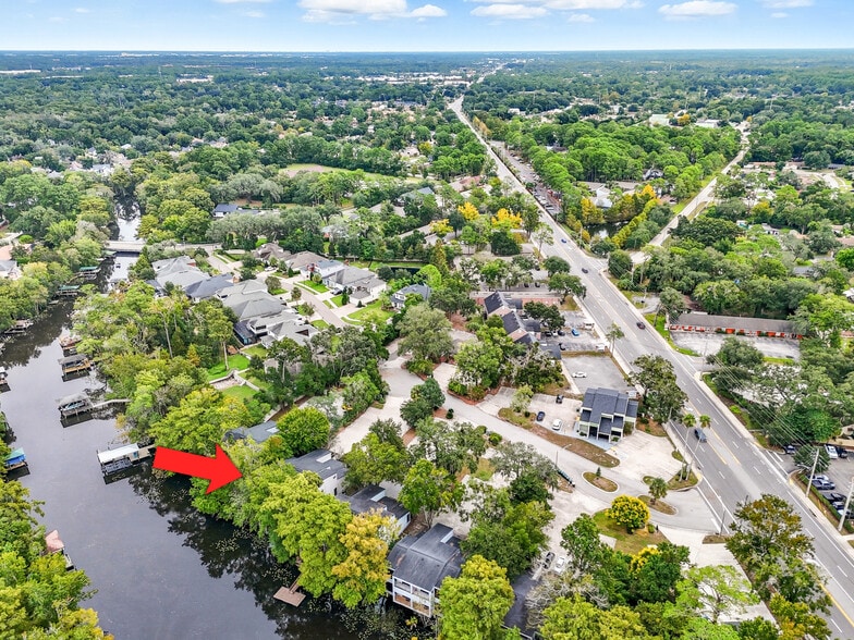 More Photos Of 8818 Goodbys Executive Dr, Jacksonville Office For Sale