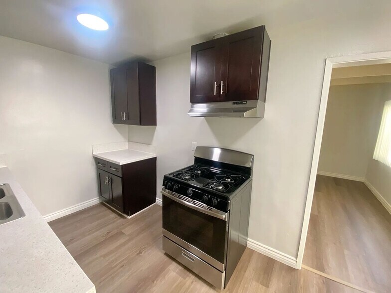 More Photos Of 208 S Normandie Ave, Los Angeles Apartments For Sale