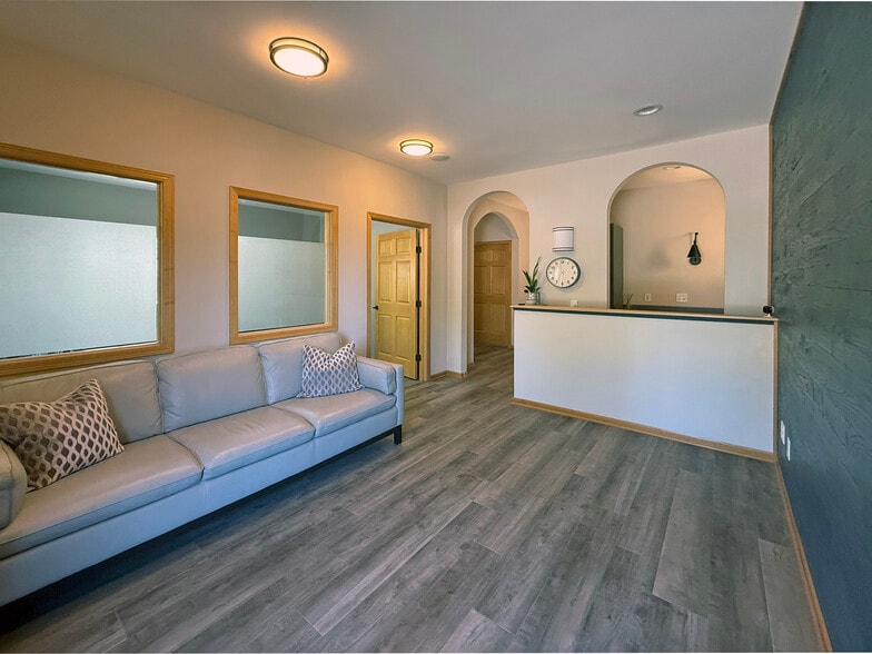 More Photos Of 5770 Blackshire Path, Inver Grove Heights Office For Sale