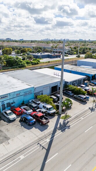 More Photos Of 526-528 S Dixie Hwy E, Pompano Beach Service For Sale
