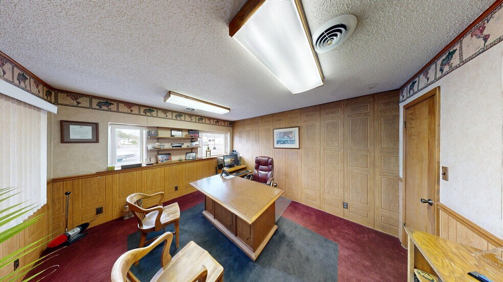 More Photos Of 1105 N McKinley Ave, Rensselaer Auto Dealership For Sale