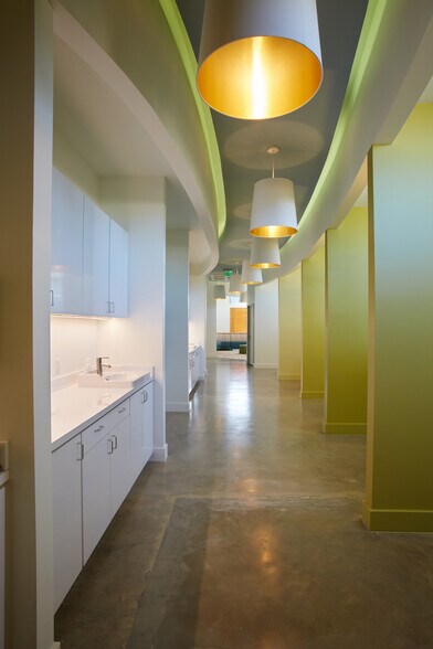 More Photos Of 21202 Market Rdg, San Antonio Unknown For Lease