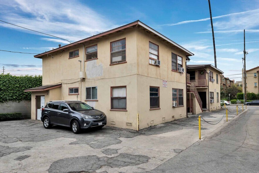 More Photos Of 7224 Hazeltine Ave, Van Nuys Apartments For Sale