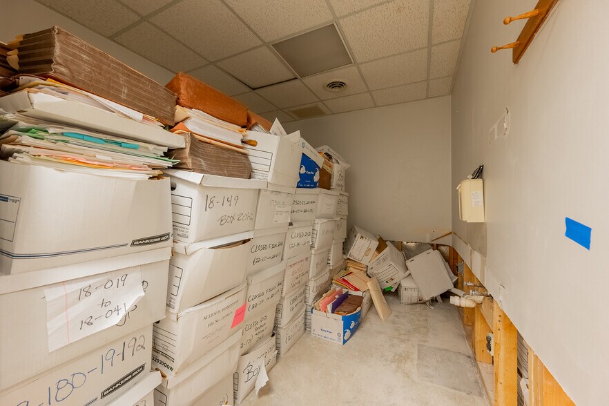 More Photos Of 65 E Main St, Pulaski Loft Creative Space For Sale