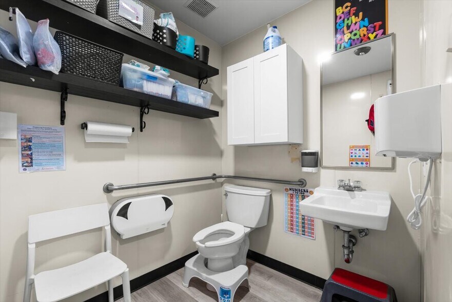 More Photos Of 340 Maple St, Frederick Specialty For Sale