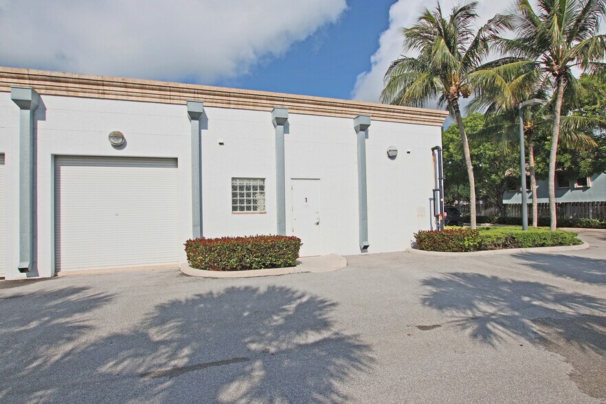 More Photos Of 400 N Cypress Dr, Tequesta Office Residential For Sale