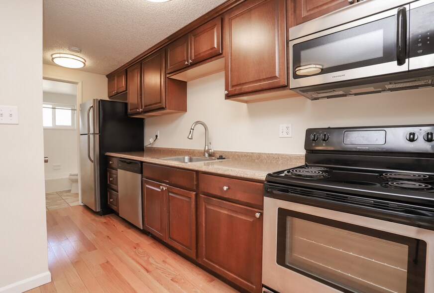 More Photos Of 136 Washington St, Denver Apartments For Sale