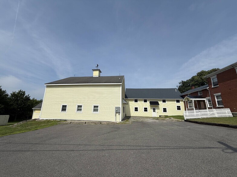 More Photos Of 1887 Hallowell Rd, Litchfield Hospitality For Sale