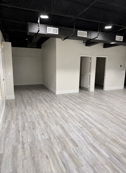 More Photos Of 401 W Lantana Rd, Lantana Medical For Sale