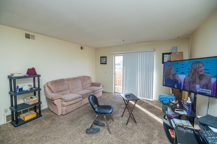 More Photos Of 2520 E Lincoln St, Wichita Apartments For Sale