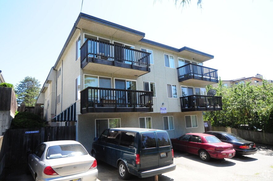 More Photos Of 11023 Greenwood Ave N, Seattle Apartments For Sale