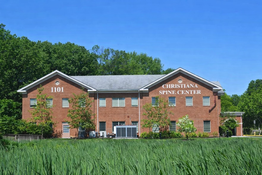 Primary Photo Of 1101 Twin "C" Ln, Newark Medical For Sale