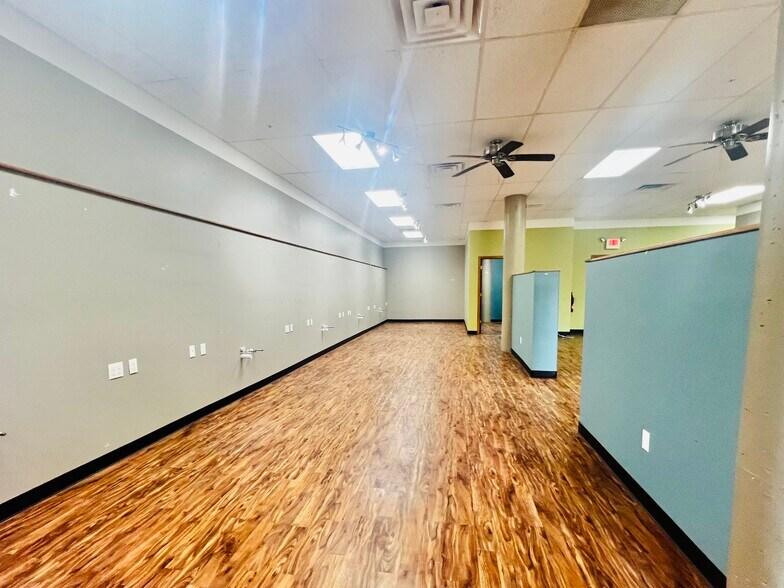 More Photos Of 111 E Burnett St, Beaver Dam Manufacturing For Lease