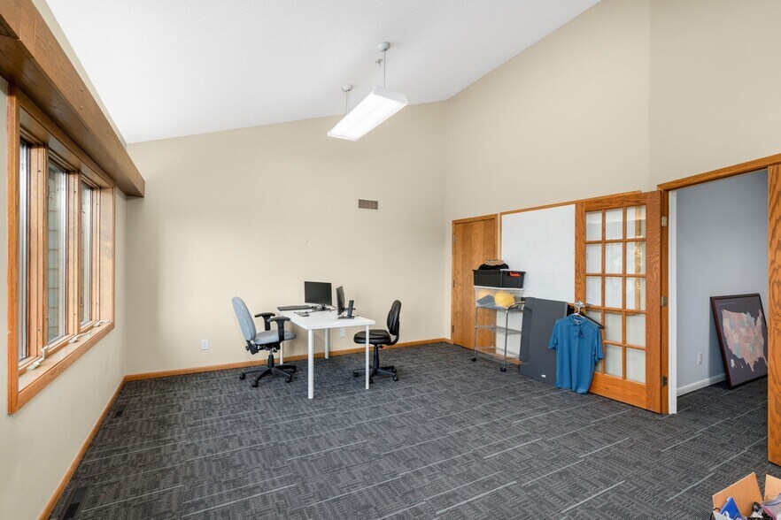 More Photos Of 7815 Telegraph Rd, Bloomington Office For Sale