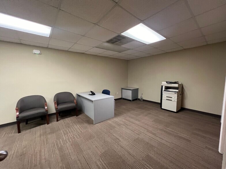 More Photos Of 949 Carl Vison Parkway, Centerville Light Distribution For Lease