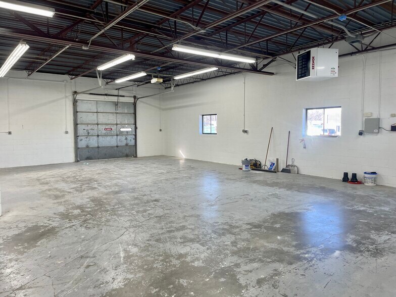 More Photos Of 167-173 Merrimac St, Woburn Warehouse For Lease