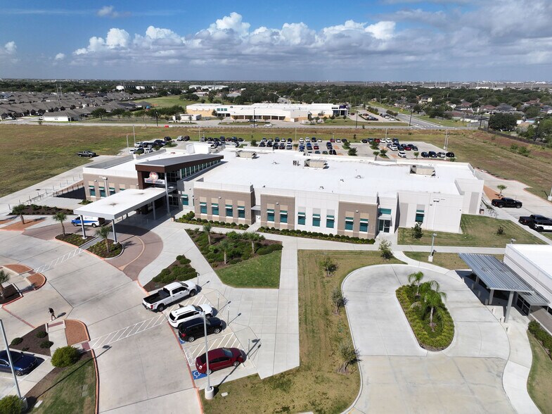 More Photos Of 5917 Crosstown Expy, Corpus Christi Land For Sale