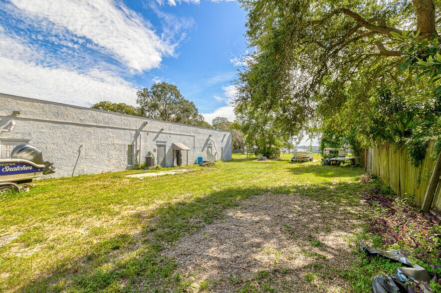 More Photos Of 689 4th St NW, Largo Manufacturing For Sale