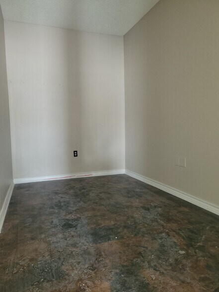 More Photos Of 3801-3811 N State Line Ave, Texarkana General Retail For Lease