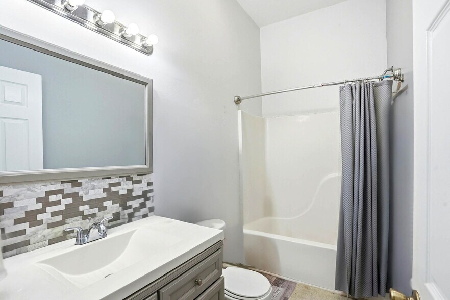 More Photos Of 8703 Highway 19 E, Roan Mountain Apartments For Sale