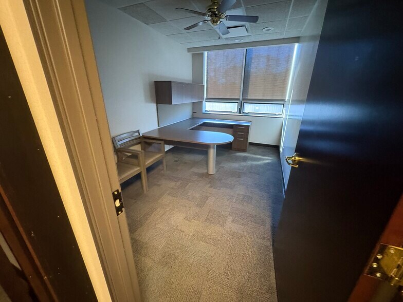 More Photos Of 3550 N Washington Blvd, Indianapolis Medical For Lease
