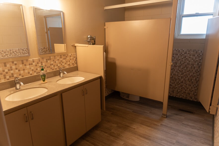 More Photos Of 381 H St, Hampton Religious Facility For Sale