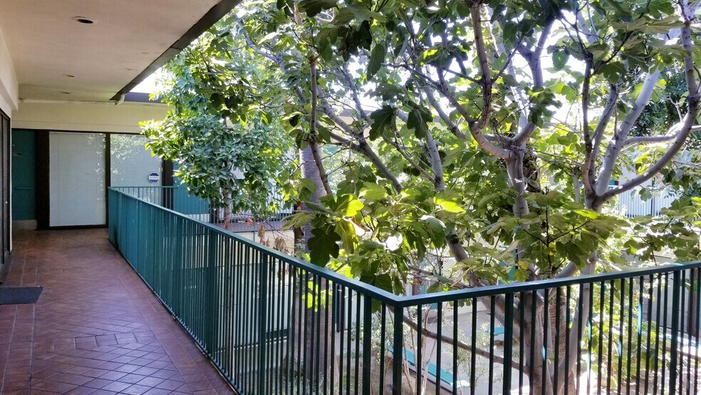 More Photos Of 20944 Sherman Way, Canoga Park Office For Lease