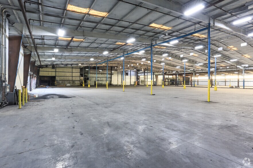 More Photos Of 1061 Industrial Blvd, Lafayette Manufacturing For Lease