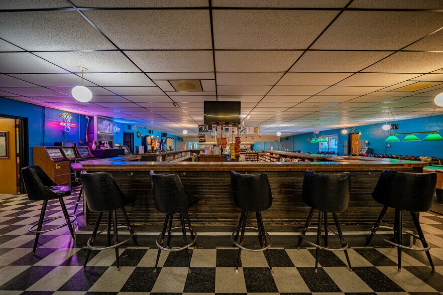 More Photos Of 675 Grant St, Winneconne Bowling Alley For Sale