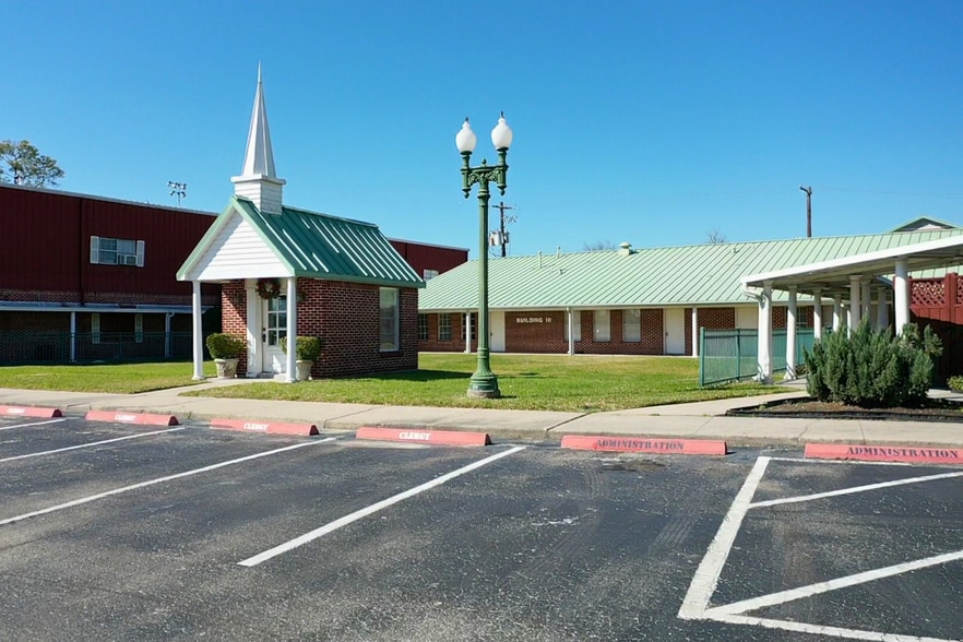 More Photos Of 9101 Airline Dr, Houston Religious Facility For Sale