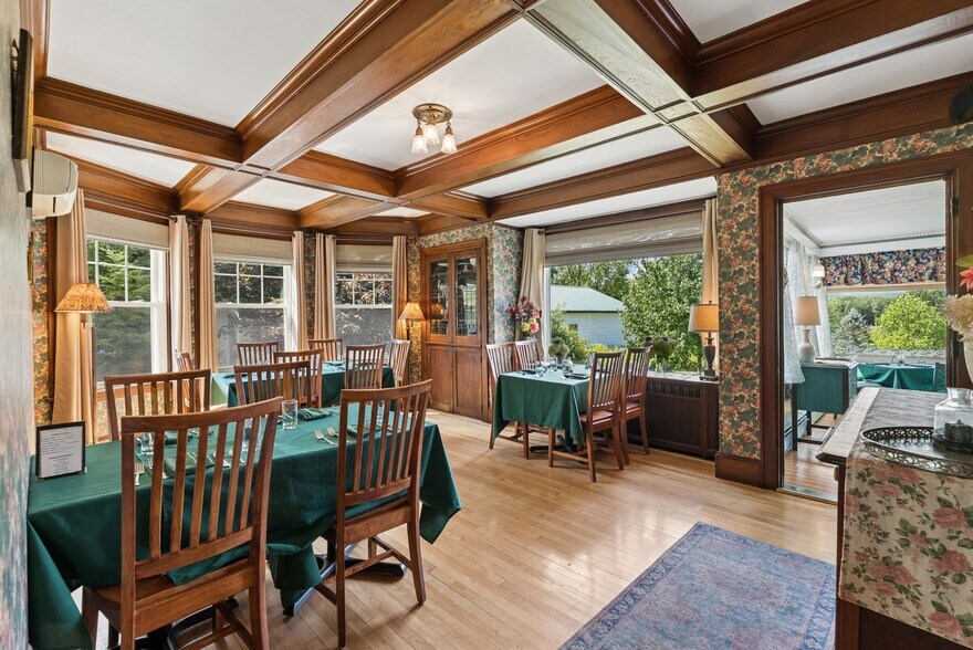 More Photos Of 548 Main St, Fryeburg Hotel For Sale
