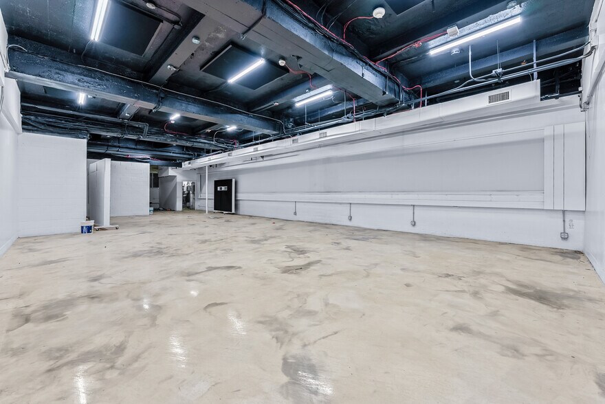 More Photos Of 166-170 Jericho Tpke, Floral Park Loft Creative Space For Lease