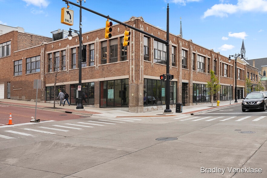 More Photos Of 200 S Division Ave, Grand Rapids Storefront Retail Office For Lease