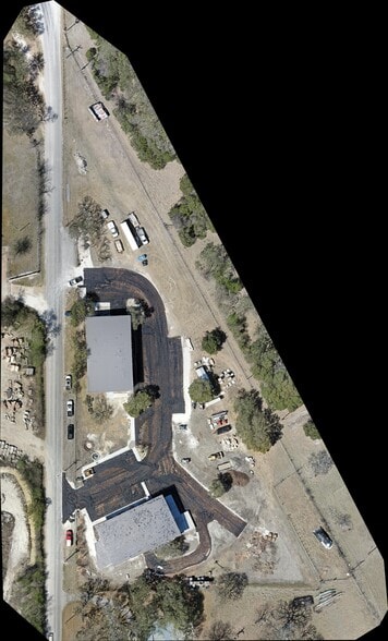 More Photos Of 9 Spanish Pass Rd, Boerne Showroom For Lease