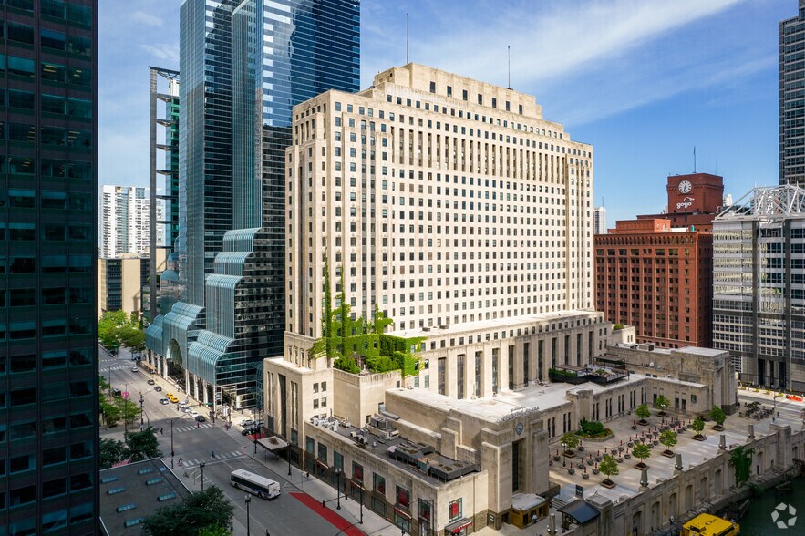 More Photos Of 2 N Riverside Plz, Chicago Office For Lease