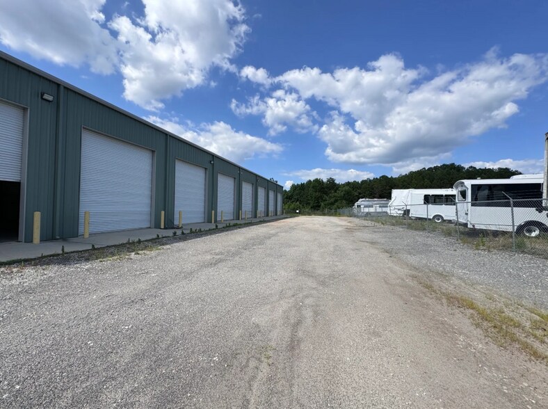 More Photos Of 1569 Fullenwider Rd, Gainesville Warehouse For Lease
